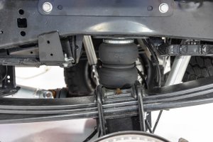 Ford F-350 Super Duty Air Spring Kit - Rear - Rough Country - Rough Country - '17-'23 Ford F-350 Super Duty Air Spring Kit - Rear - Rough Country - Rough Country - '17-'23